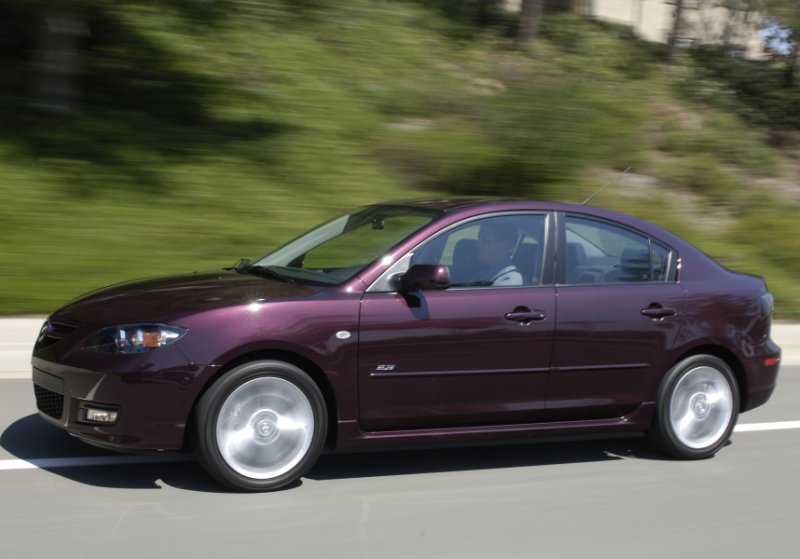 mz_07mazda3_pacing.jpg